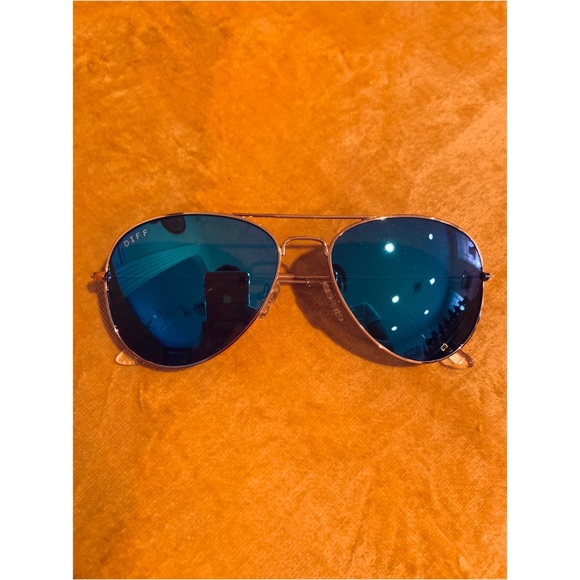 Diff Eyewear Accessories - Blue Diff Eye Wear shades Diff Eyewear Accessories - Blue Diff Eye Wear shades